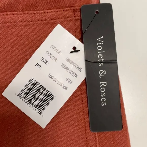425- Violets &amp; Roses NWT Orange Button Fly Shorts, Size 6/28