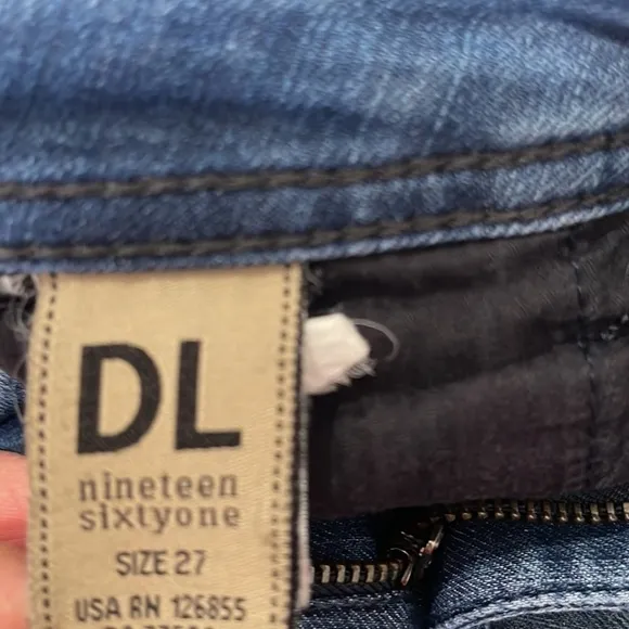 ANTHROPOLOGIE DL1961 COCO CURVY STRAIGHT JEANS 4 WAY 360 STRETCH size 27