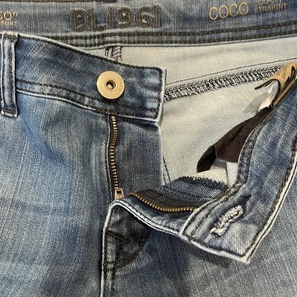 ANTHROPOLOGIE DL1961 COCO CURVY STRAIGHT JEANS 4 WAY 360 STRETCH size 27