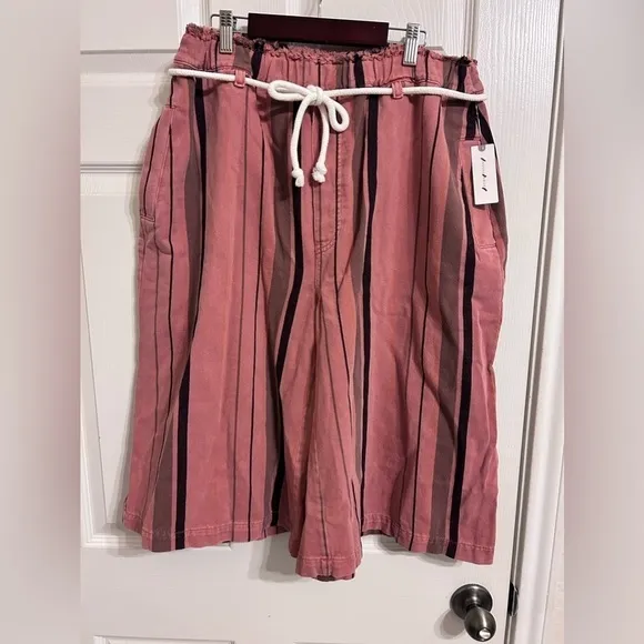 Anthropologie, NWT, Pilcro Cropped PJ Wide-Leg Jeans, Medium in Purple Motif