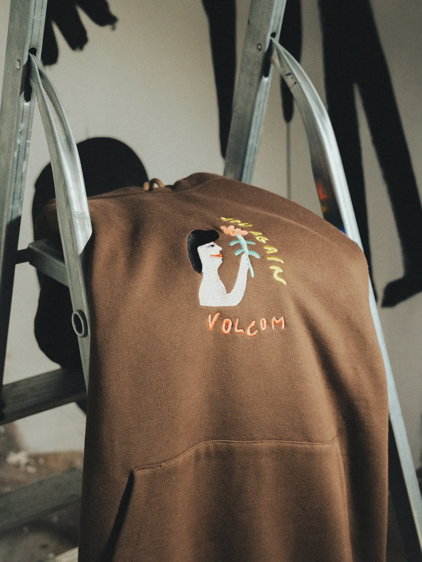 Arthur Longo 1 Hoodie - DARK EARTH