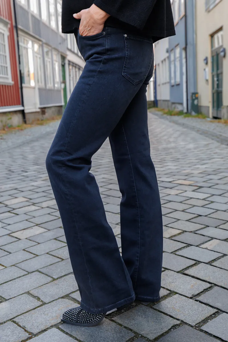Cambio Paris flare sort jeans med lenkedetaljer
