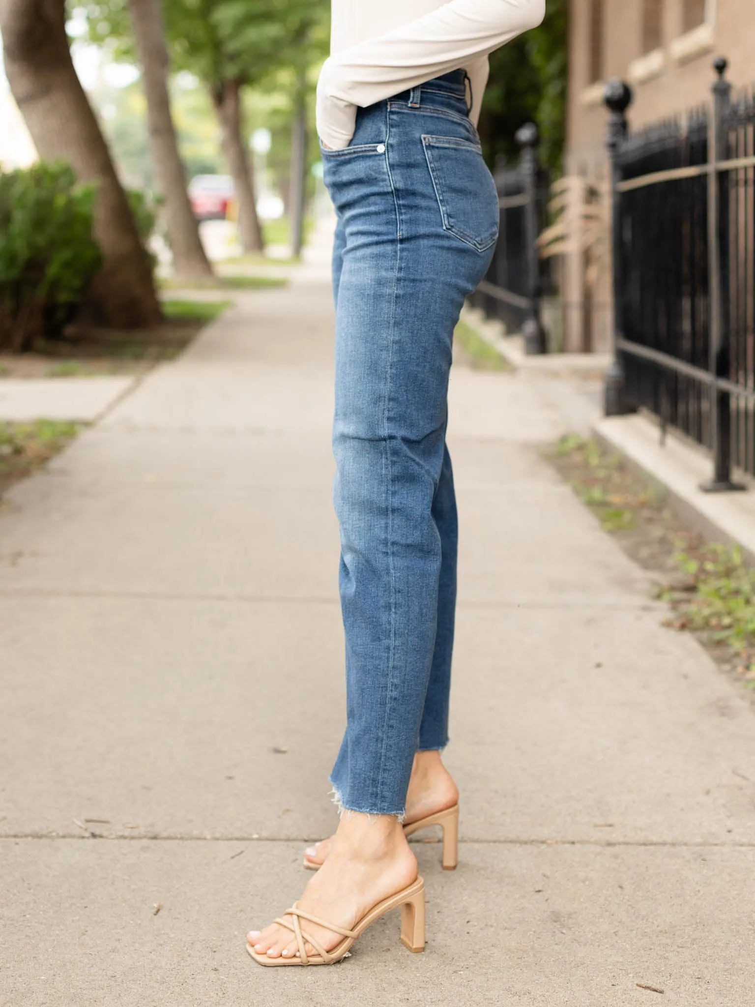 Citizens of Humanity Ambry Palma Straight Raw Hem