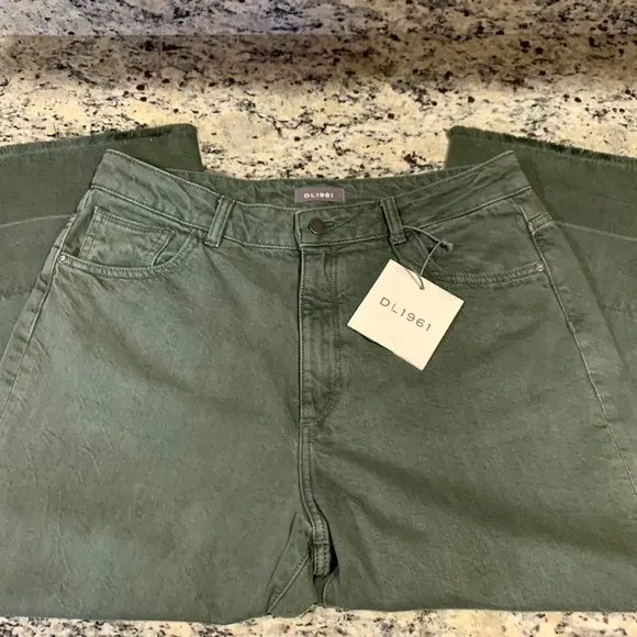 DL1961 Cropped High Rise Jeans