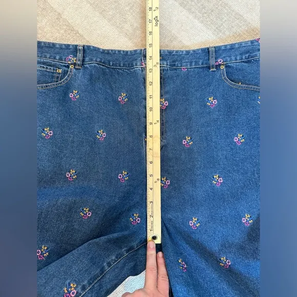 Draper James Women’s Plus Size Kick Flare Jeans Embroidered Posy (Size 36)