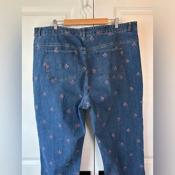 Draper James Women’s Plus Size Kick Flare Jeans Embroidered Posy (Size 36)