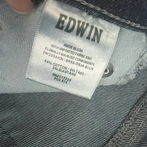 Edwin Bree Jean In Deja Blue Size 26 Dark Wash Mid Rise Straight Leg Raw Hem