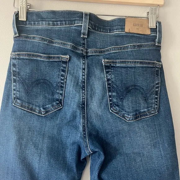 Edwin Bree Jean In Deja Blue Size 26 Dark Wash Mid Rise Straight Leg Raw Hem