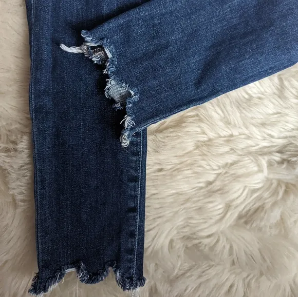 EUC Joe's Jeans Curvy Skinny Ankle Jean in Toronto