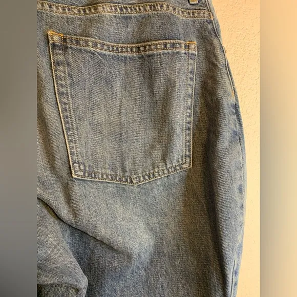 EVERLANE Women Size 31 The Curvy 90s Cheeky Straight Jean Crop Organic Cotton