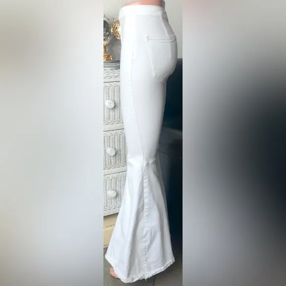 Free People Just Float On Ultra Flare Leg Pants in white color Size 24