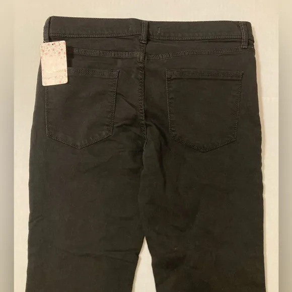 Free People | NWT Women’s Black Denim Cropped Jeans