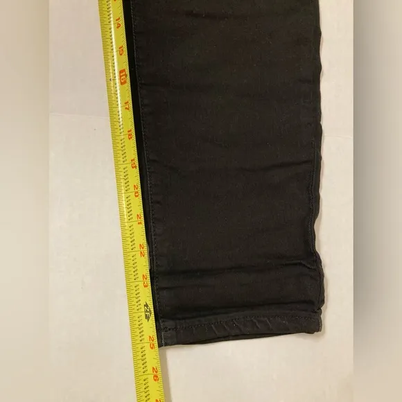 Free People | NWT Women’s Black Denim Cropped Jeans