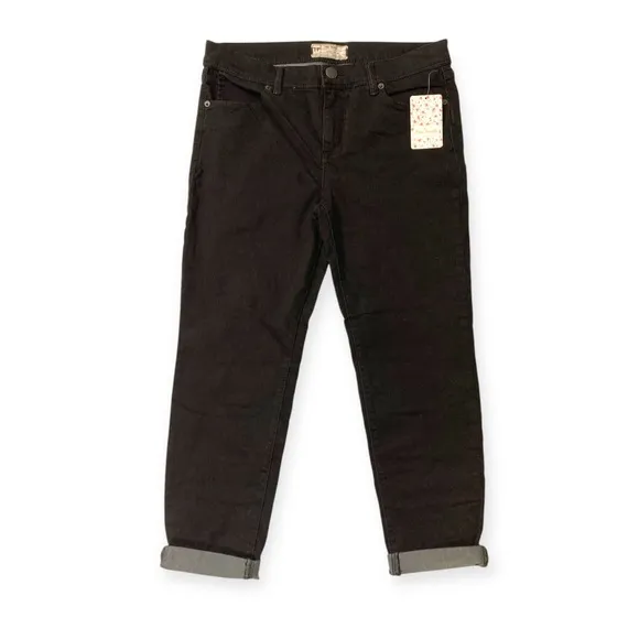 Free People | NWT Women’s Black Denim Cropped Jeans