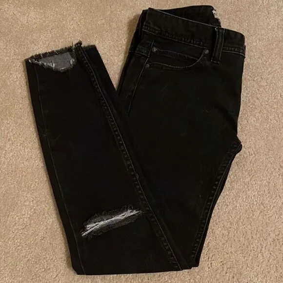 Free People Cropped/Skinny Black Jeans