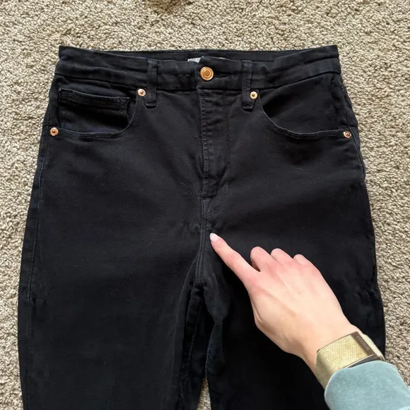 Good American Good Waist Crop Jeans in Black Wash | 10/30