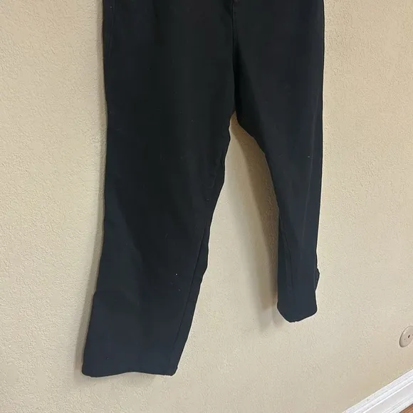 Good American womans Black stretchy straight leg Cropped Pant jeans size 18