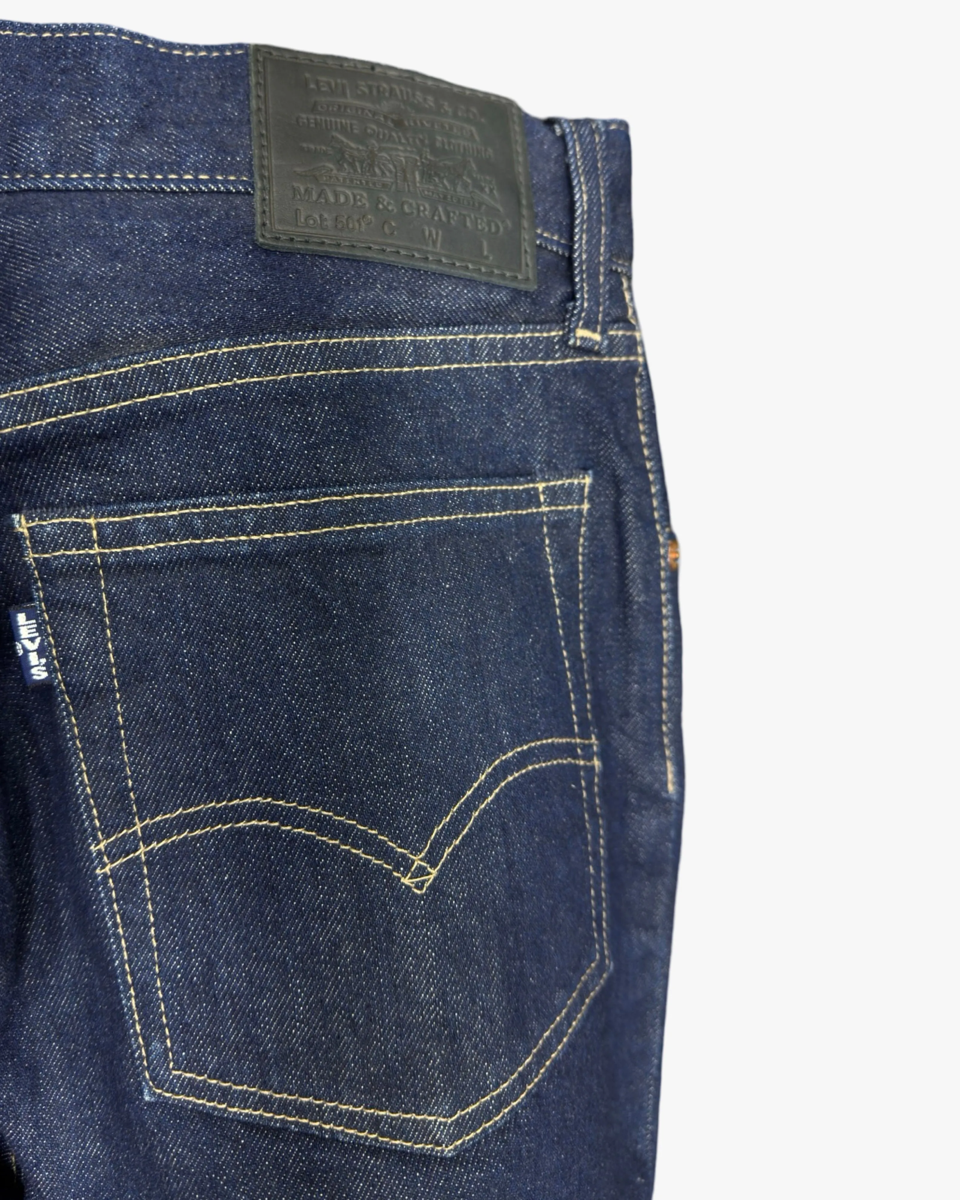 LEVI'S Cropped w28l26