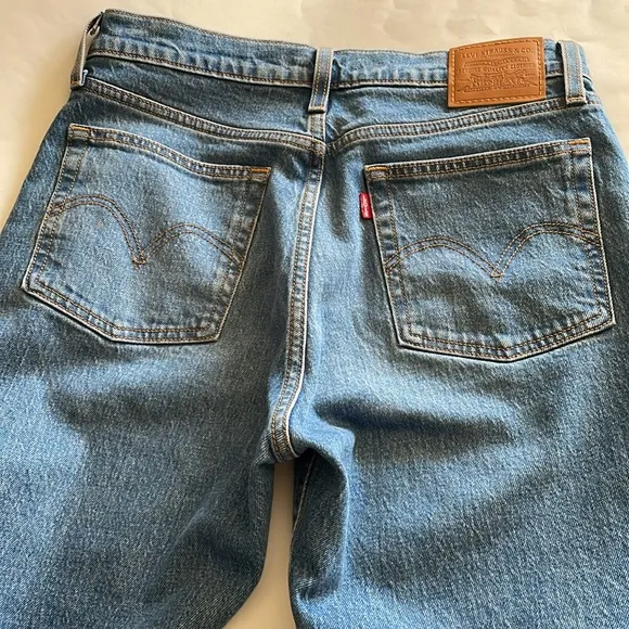Levi’s Premium Wedgie Straight High Waist button fly cropped raw hem jeans sz 28
