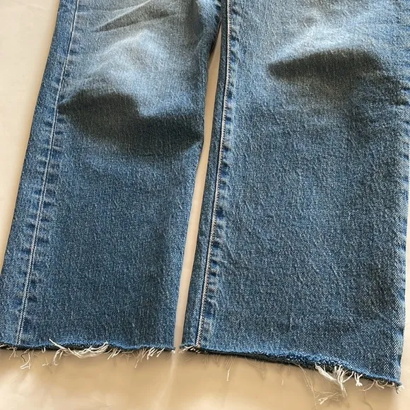 Levi’s Premium Wedgie Straight High Waist button fly cropped raw hem jeans sz 28