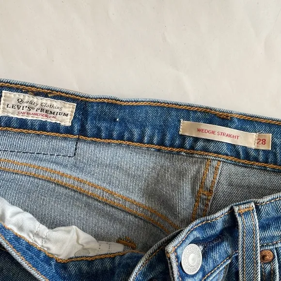 Levi’s Premium Wedgie Straight High Waist button fly cropped raw hem jeans sz 28