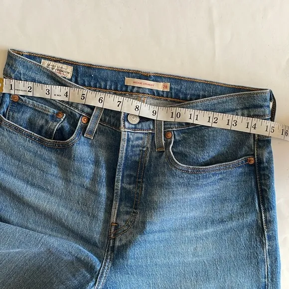 Levi’s Premium Wedgie Straight High Waist button fly cropped raw hem jeans sz 28