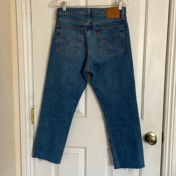 Levi’s Premium Wedgie Straight High Waist button fly cropped raw hem jeans sz 28