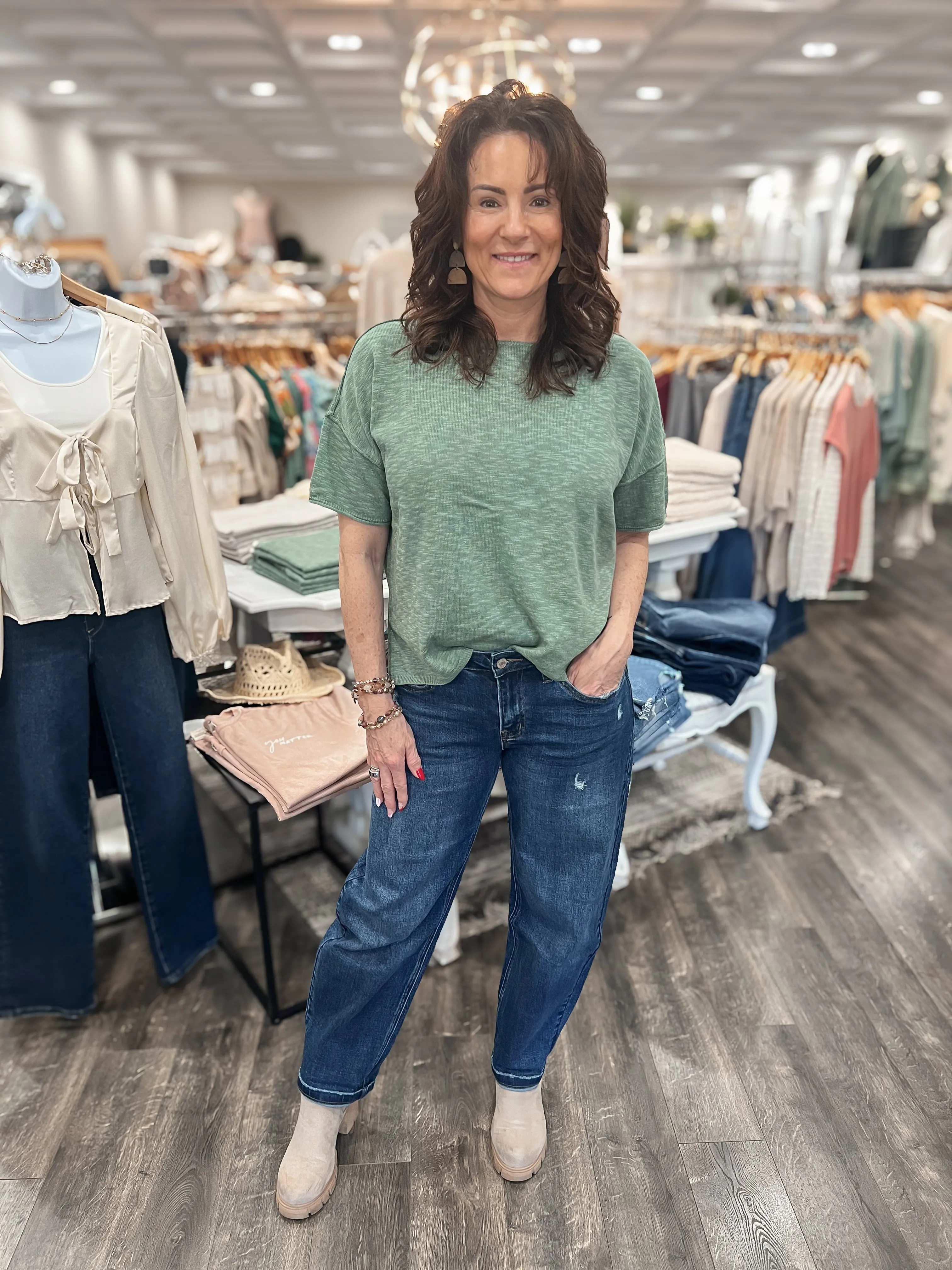 Mid Rise Barrel Jean