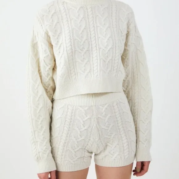 Moussy SW cable knit shorts womens size medium cable knit cream cozy lounge‎