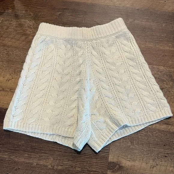 Moussy SW cable knit shorts womens size medium cable knit cream cozy lounge‎
