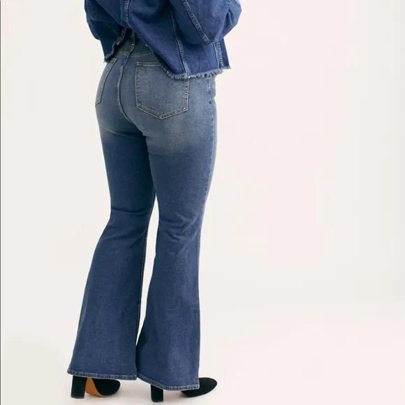 NEW • Free People • CRVY Robin High Rise Jeans 26