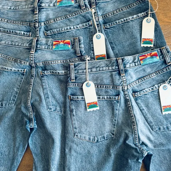 NWT DAILY BLUE/  Adriano Goldschmied JEAN HYPE IN Tempest Distressed SZ 24