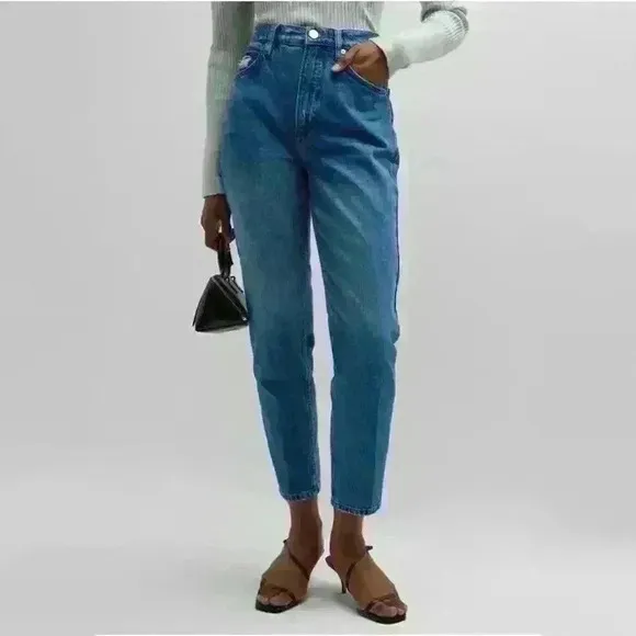 NWT - FRAME High N Tight Taper Straight Cropped Jeans