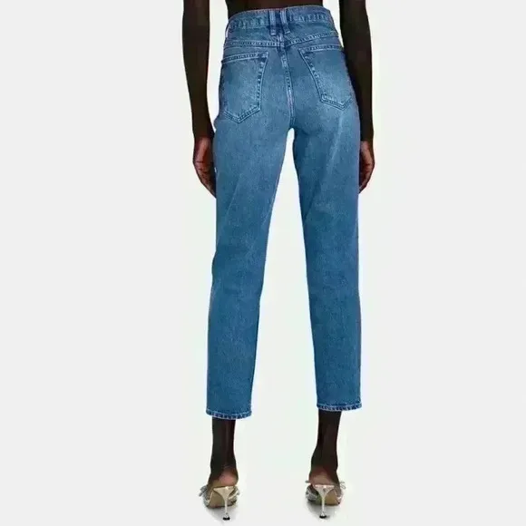 NWT - FRAME High N Tight Taper Straight Cropped Jeans