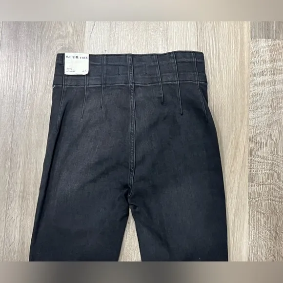 NWT Free People Jayde Flare Jeans Black Onyx Size 25