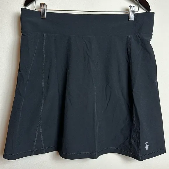 NWT Smartwool Cortina Active Wool Shorts Black Skort Size XL
