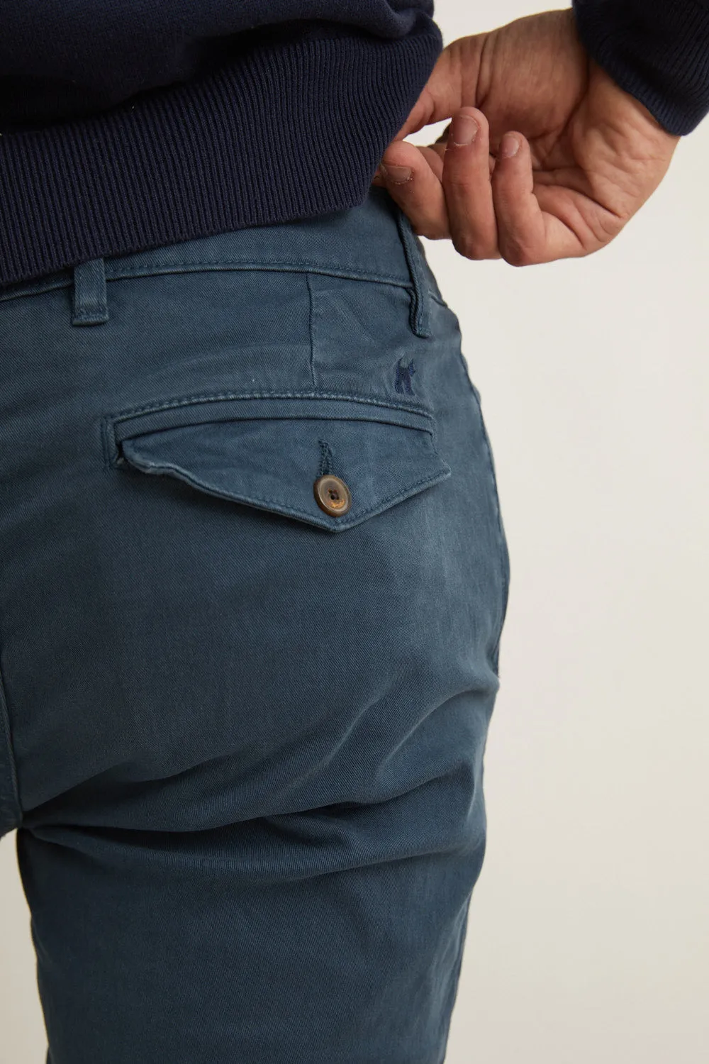 Pantalón Chino Slim Petróleo