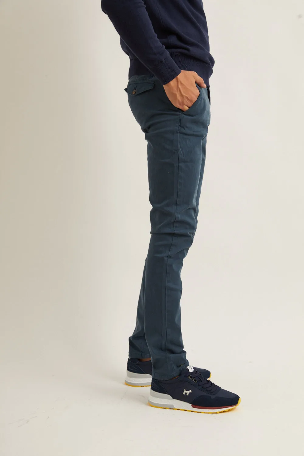 Pantalón Chino Slim Petróleo