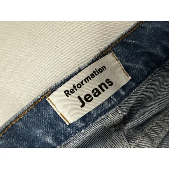 Reformation Jeans Womans High Rise Cropped In Shasta Destroyed Size 24