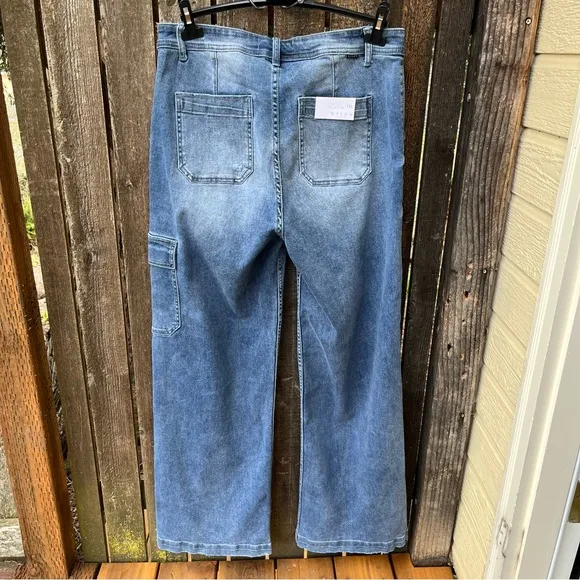 Risen Wm’s Wide Leg Cargo Jeans NWT Sz 1XL(16-18)