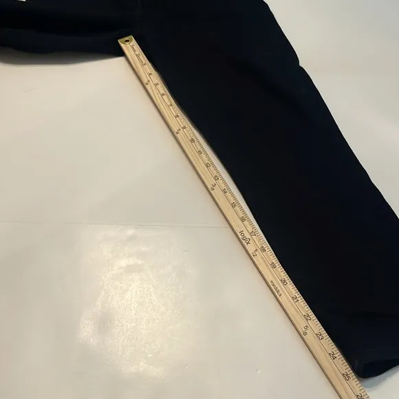 Vince Women’s Black Cropped Skinny Jeans Size 28