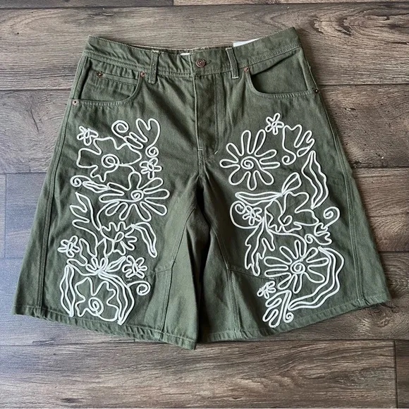 We The Free Women's Cruisin Soutache Wide Long Shorts Green Size 30 NEW